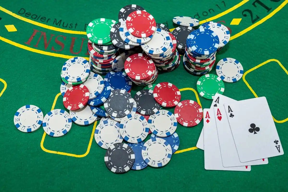 Gamer bắn cá trên nền tảng tin88 sử dụng trên điện thoại di động